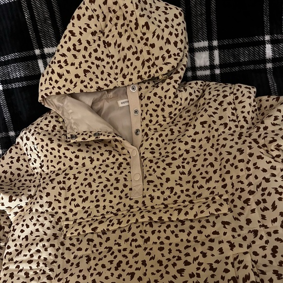 boutique brand cheetah print pull over size medium - Picture 2 of 3